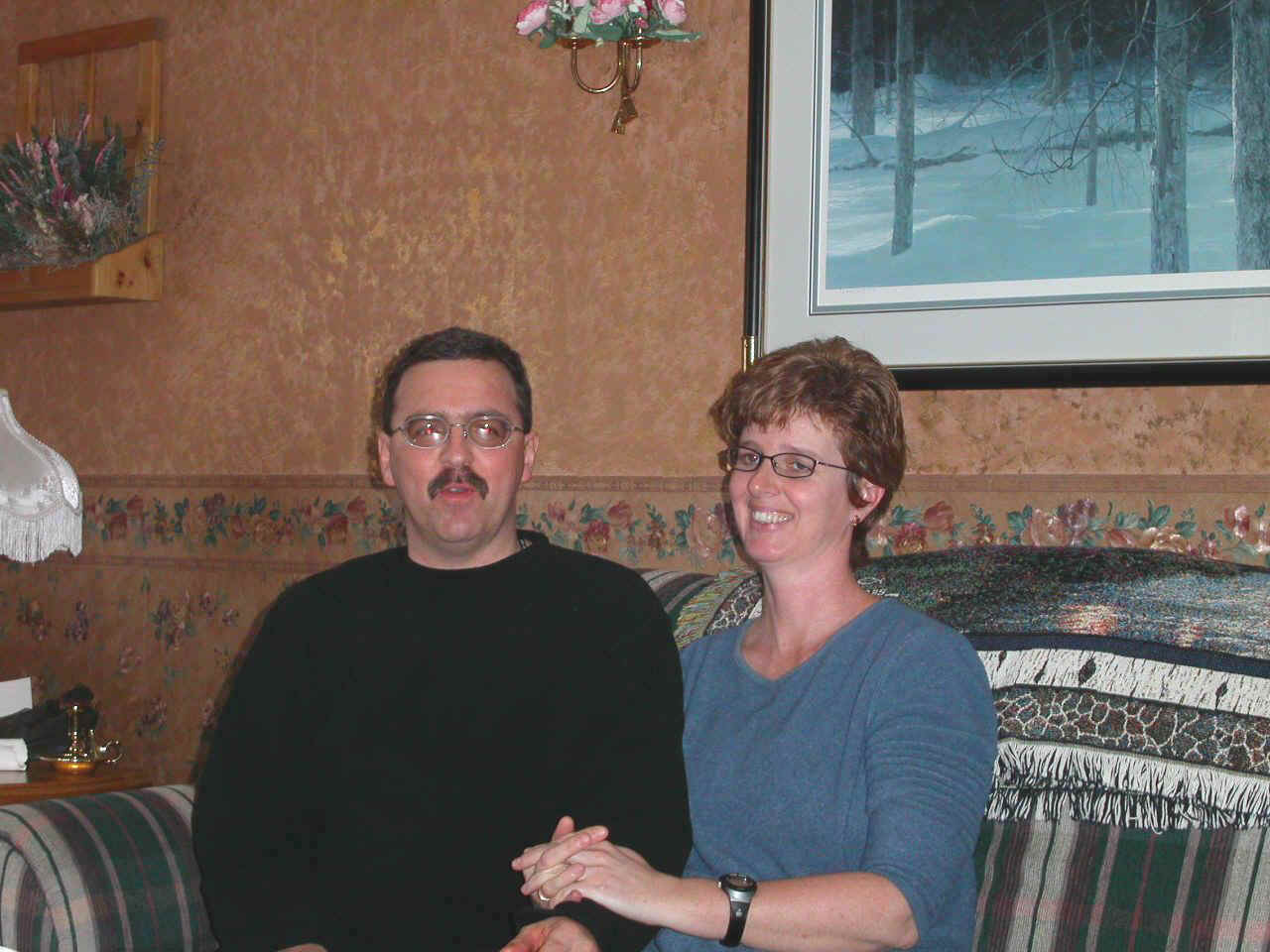 PictureDEonCouch2.jpg (124606 bytes)