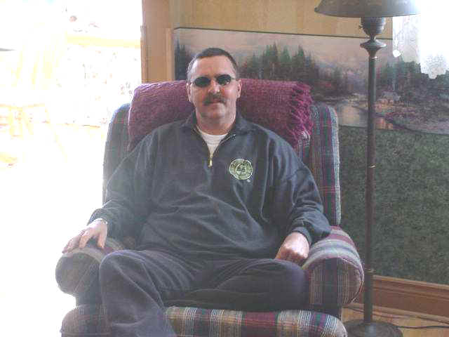 dave_spring_chair.jpg (28173 bytes)